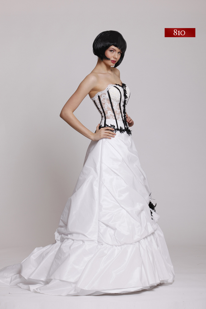 Suknia ślubna model 810